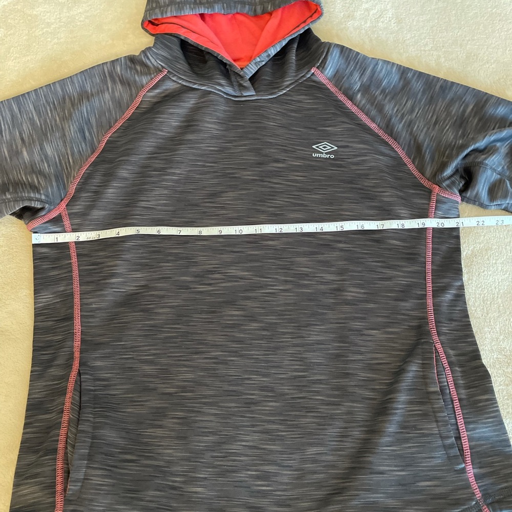 Umbro Hooded Active Sweater - Size XL - Picture 10 of 14